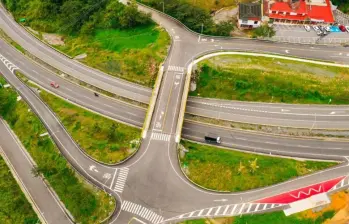 Una de las propuestas estructurales de Caicedo es una hoja de ruta logística que conecte la modernización férrea, portuaria y aeroportuaria con los proyectos 5G. FOTO: Manuel Saldarriaga