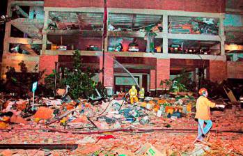 Imagen de momentos posteriores al atentado de las Farc en el Club El Nogal de Bogotá en 2003. Foto Achivo.