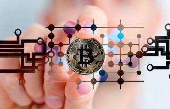 El bitcoin superó la barrera de los 100.000 dólares y sigue escalando. Cortesía CryptoMarket. 