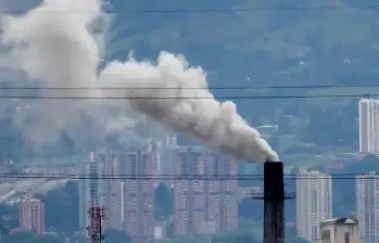 El sector servicios fue el principal motor del crecimiento económico en Colombia durante enero de 2026. FOTO MANUEL SALDARRIAGA. 