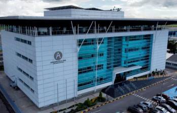 La Procuraduría investiga presuntas irregularidades en un contrato de Aerocivil por $36.300 millones para instalar sistemas de comunicación en 18 aeropuertos. FOTO: AEROCIVIL.