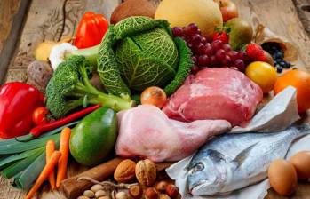 La Organización Mundial de la Salud (OMS) recomienda consumir 400 gramos de frutas y verduras cada día. FOTO: SSTOCK