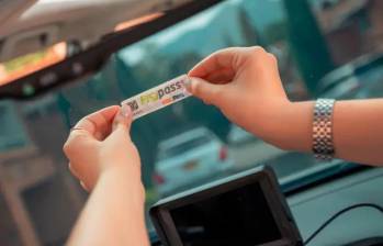 Flypass enfrenta una acción de grupo por el presunto cobro adicional de $220 por cada paso por peaje electrónico. El proceso está en manos del Juzgado 2 Civil del Circuito de Itagüí. FOTO: Flypass.