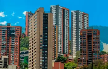 Gobierno aclaró que el alza del salario mínimo no implica aumento automático en cuotas de administración. Copropietarios deben aprobar presupuestos y pueden denunciar irregularidades. foto EL COLOMBIANO. 