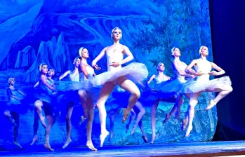 Escenografía y vestuario de primer nivel trajo el Balle de San Petesburgo a Medellín. FOTO Gloria Nivia Ramírez G.