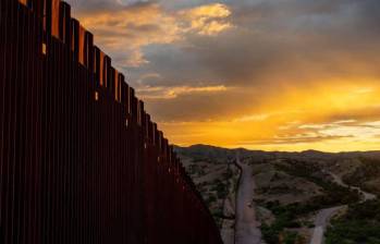 Se pone tensa la situación en la frontera entre México y Estados Unidos por el despliegue de 10.000 militares. FOTO: AFP