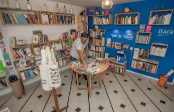 Ítaca es una de las 24 librerías participantes de la cuarta edición de la Noche de Librerías. FOTO: EL COLOMBIANO.
