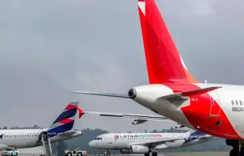 Airbus notificó este viernes 28 de noviembre que una parte significativa de su familia de aviones A320, uno de los modelos de fuselaje estrecho más usados en rutas de corta y media distancia, requiere una actualización urgente de software. Foto: Juan Antonio Sánchez