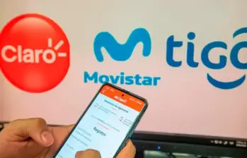 Hay una investigación administrativa contra los cuatro operadores móviles más grandes del país —Tigo, Claro, Movistar y WOM— por presuntas fallas en los procesos de verificación de identidad de los usuarios durante la reposición de SIM Cards. FOTO: Cortesía Claro y Archivo.