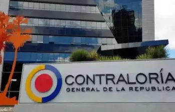 Uno de los principales llamados de atención de la Contraloría es la reducción en las expectativas de recaudo tributario. Foto: Colprensa