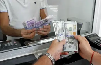 La reciente caída del dólar abre oportunidades para invertir, viajar o comprar bienes importados a mejor precio. FOTO: COLPRENSA