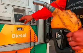 Este ajuste metodológico se da por las diferencias relevantes entre los precios locales de los combustibles y las referencias externas. Foto: El Colombiano