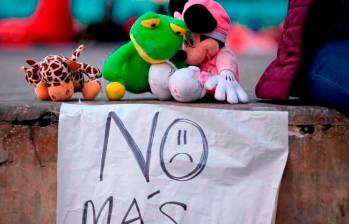 Algunos colectivos piden que cese la violencia en contra de los menores en Medellín. FOTO: Archivo