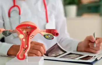 Fumar es un factor de riesgo que puede aumentar la probabilidad de tener infertilidad. FOTO: Getty