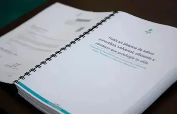 La senadora Nadia Blel aseguró que el proyecto agrava la crisis del sistema, genera un gasto desbordado y carece de fuentes claras de financiación, por lo que mantendrán su oposición a cualquier alternativa que no garantice recursos suficientes. FOTO: MINSALUD