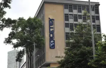 Dos asesoras comerciales del Icetex tienen lazos familiares con el senador del Partido de la U, Julio Elías Chagüi Flórez —salpicado en el escándalo de corrupción en la UNGRD— y la exsenadora del Centro Democrático, Ruby Chagüi Spath. Ambos son primos por el lado paterno. Foto: Colprensa