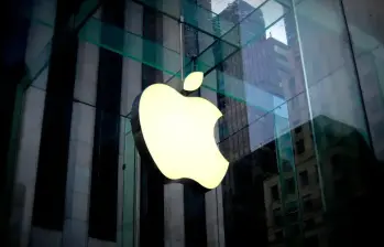 “Los ingresos de la gran China aumentaron un 4,4% a US$15.400 millones en el trimestre de junio, informó Apple el jueves, superando la estimación media de Wall Street de US$15.200 millones. FOTO: Getty.