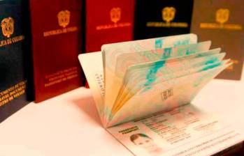 Esta es la segunda vez que la Cancillería suspende la apertura de la licitación de pasaportes. Foto Colprensa.