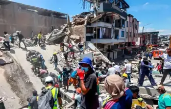 Los recursos están dirigidos a las familias cuyas viviendas quedaron destruidas o fueron declaradas no habitables, siempre que cumplan las condiciones establecidas por las autoridades. Foto: Manuel Saldarriaga