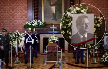 La velación del exvicepresidente Germán Vargas Lleras se realizó en el Salón Simón Bolívar del Palacio San Carlos. Fotos: Cristian Bayona / Colprensa