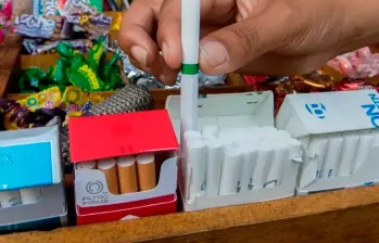 En los últimos cinco años el país ha dejado de recaudar $4,8 billones por cuenta del consumo de cigarrillos de contrabando. FOTO ARCHIVO EL COLOMBIANO