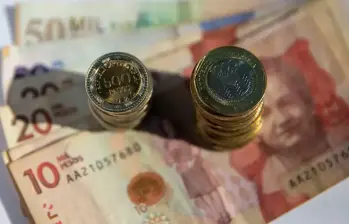 Si para el 30 de diciembre empresarios y sindicatos no llegan a un acuerdo, la decisión final sobre el salario mínimo recaerá en el presidente Gustavo Petro. Foto: EL COLOMBIANO