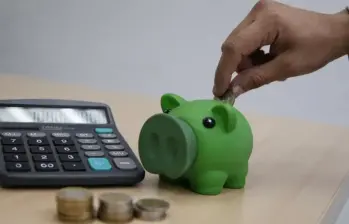 Los afiliados al Fondo E, el más conservador del sistema pensional chileno, vieron caer sus ahorros 10,39% entre enero y septiembre por las apuestas de las AFP con derivados. FOTO: Colprensa.