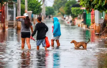 Familias denuncia la falta de funcionarios de la UNGRD en Córdoba. FOTO: MANUEL SALDARRIAGA