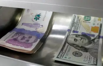 El banco reconoce que el peso colombiano ya ha tenido una valorización importante. Solo en el último mes la moneda ganó cerca de 6% frente al dólar y, en lo corrido de 2026, acumula una apreciación superior a 10%. Foto: Colprensa
