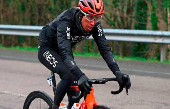 El ciclista cundinamarqués Egan Bernal es el colombiano que llega en mejor nivel a la carrera francesa. FOTO: TOMADA DEL X DE @INEOSGrenadiers