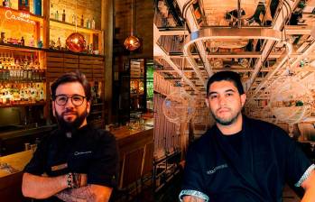 Maycoll Tobón, de Carmen (izquierda) y Juan David Zapata, de Mamba Negra (derecha), y los dos bares de Medellín que entraron este año al top 50 de The World’s 50 Best Bars. FOTOS: tomadas de Instagram de Mamba Negra y Carmen y Cortesías