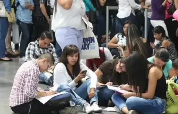 Las mujeres cargan con la mayor parte del trabajo doméstico y de cuidado no remunerado. FOTO: EL COLOMBIANO