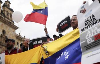 Familiares denuncian que los detenidos han sido víctimas de “malos tratos” para forzarlos a declarar que habían sido “contratados” por la oposición en medio de las denuncias de fraude electoral. FOTO: Colprensa