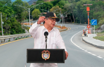 En medio de la incertidumbre presupuestal por el futuro de las vías 4G, el presidente Gustavo Petro ha insistido en que dichas vías son para los más ricos. FOTO: COLPRENSA