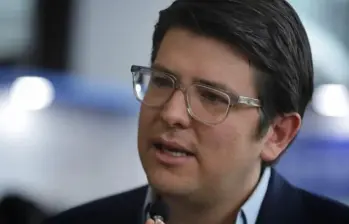 El congresita del Centro Democrático, víctima de un atentado el pasado 7 de junio, lidera con un 13,7 %. FOTO: EL COLOMBIANO