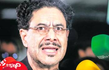 Oficial: Empate en el CNE deja en manos de conjueces participación de Iván Cepeda en consulta interpartidista