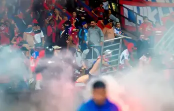 Los desmanes registrados en el estadio Atanasio Girardot dejaron un saldo de 59 personas heridas, entre ellas siete policías, tras la final entre Atlético Nacional y Deportivo Independiente Medellín. FOTO: Camilo Suárez. 