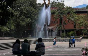 El campus de la universidad tuvo que ser evacuado. FOTO: EL COLOMBIANO