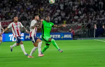 Atlético Nacional perdió frente al Junior en el Metropolitano y se aleja de la estrella de la final de la Liga BetPlay. Foto: Colprensa. 
