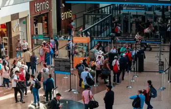 Alta movilización de viajeros impulsará el turismo y la economía en Colombia durante la temporada. FOTO MANUEL SALDARRIAGA.