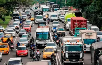 La infracción al pico y placa puede generar multas y hasta la inmovilización del vehículo. FOTO EL COLOMBIANO