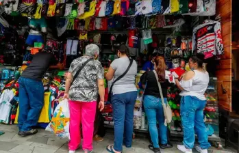 Los mayores aumentos en agosto se dieron en comercio y transporte, con un incremento de 5,8%. Foto: Manuel Saldarriaga