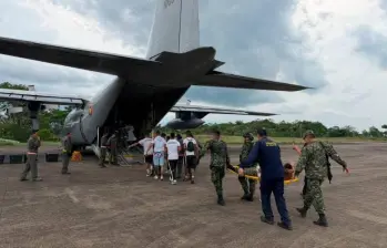 Los cuerpos recuperados tras el accidente del avión Hércules en Putumayo fueron trasladados a Bogotá, donde Medicina Legal adelanta el proceso de identificación y entrega a sus familiares. FOTO: Cortesía Ministerio de Defensa