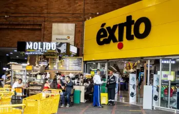 El libro El éxito del Éxito cuenta la historia de esta empresa paisa, cómo enfrentó la apertura, se alió con Casino y compró Cadenalco. FOTO: Jaime Pérez.