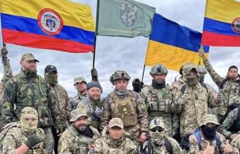 Familiares de colombianos desaparecidos en Rusia y Ucrania realizaron un plantón en Bogotá para exigir respuestas sobre el paradero de sus seres queridos y solicitar apoyo en los procesos de repatriación. FOTO: Redes sociales.
