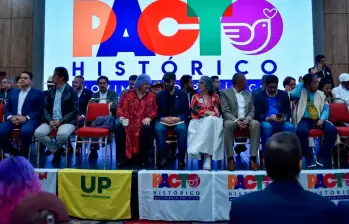 Las quejas que vienen en el Pacto, viajes de Petro y más secretos en De Buena Fuente