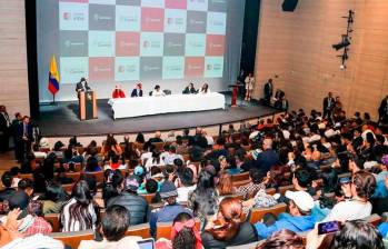 La reunión entre el presidente y representantes del subsistema de participación juvenil se realizó el miércoles en Bogotá. FOTO: Presidencia