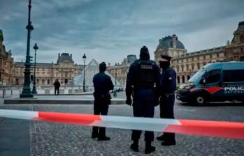 El robo del Museo Louvre fue uno de los escándalos policiales más comentados en 2025. Foto: Getty.