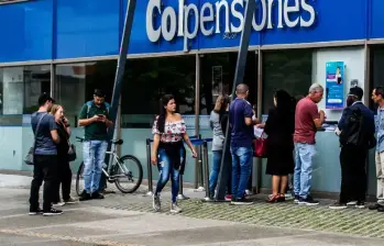 Colpensiones confirma que no hay plata para iniciar pago del bono pensional de $230.000. FOTO: El Colombiano.