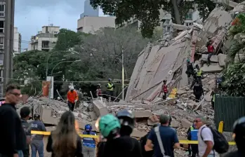 Las primeras 72 horas se cumplen tras los dos terremotos; continúa la búsqueda de sobrevivientes bajo los escombros en Venezuela. Foto: AFP